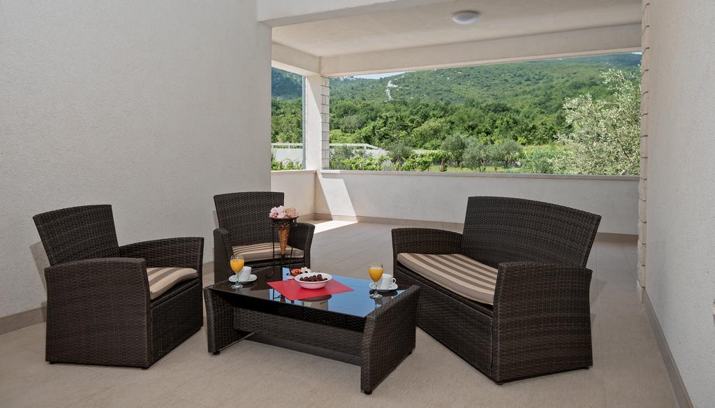 Villa Vinea Prapatnica ภายนอก รูปภาพ
