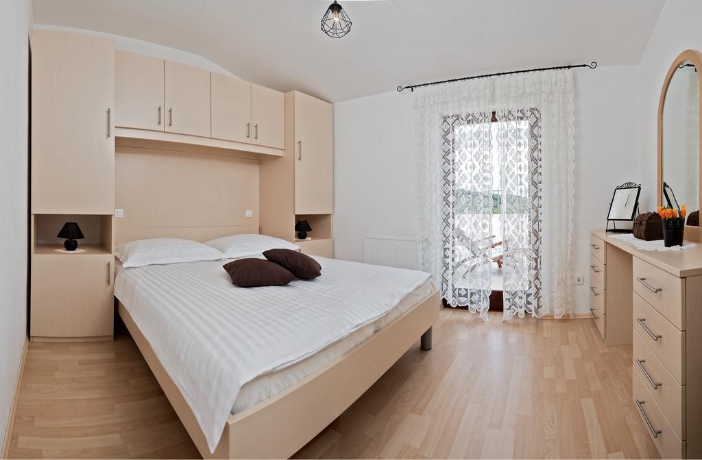 Villa Vinea Prapatnica ภายนอก รูปภาพ